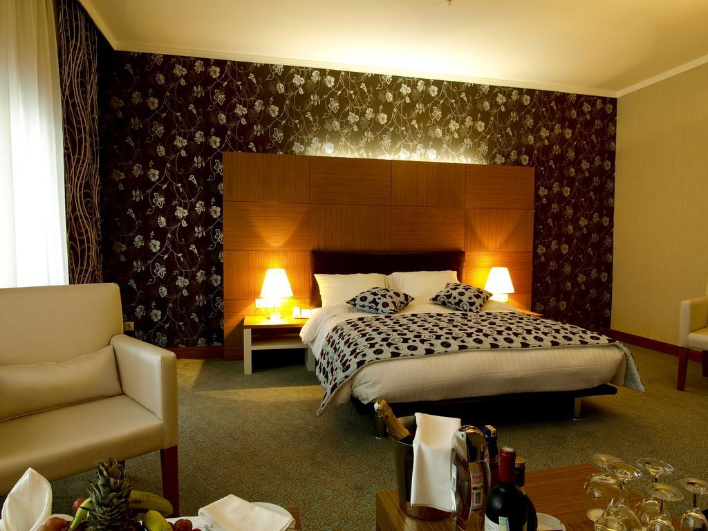 Grand Nur Plaza Hotel Aktau  Extérieur photo